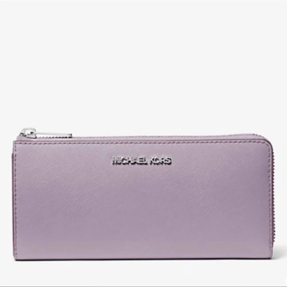 MICHAEL KORS Jet Set Travel Large Saffiano Leather Quarter-Zip Wallet Lt QUARTZ